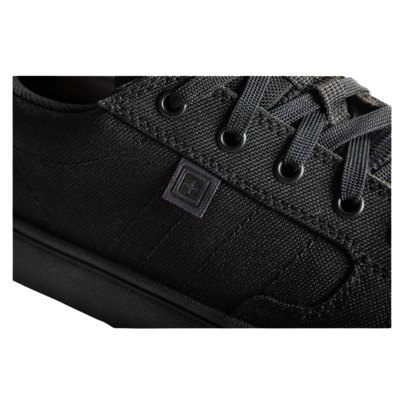 511-papoutsia-foley-low-triple-black-12476