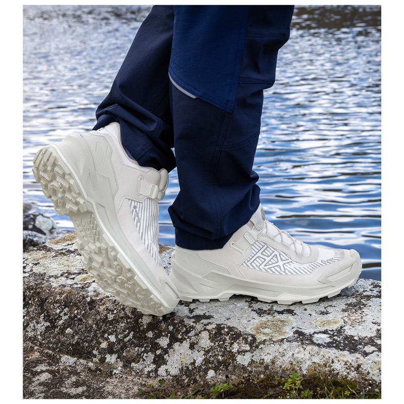 papoutsia-pezoporias-haix-black-eagle-evo-adventure-gtx-low-white-silver